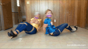 www.sandrasilvers.com - 1911 Sandra Silvers & Vivienne Velvet thumbnail